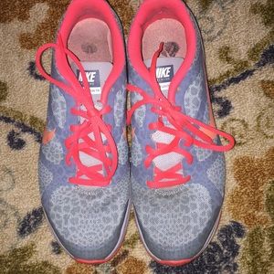 Nike dual fusion running shoes